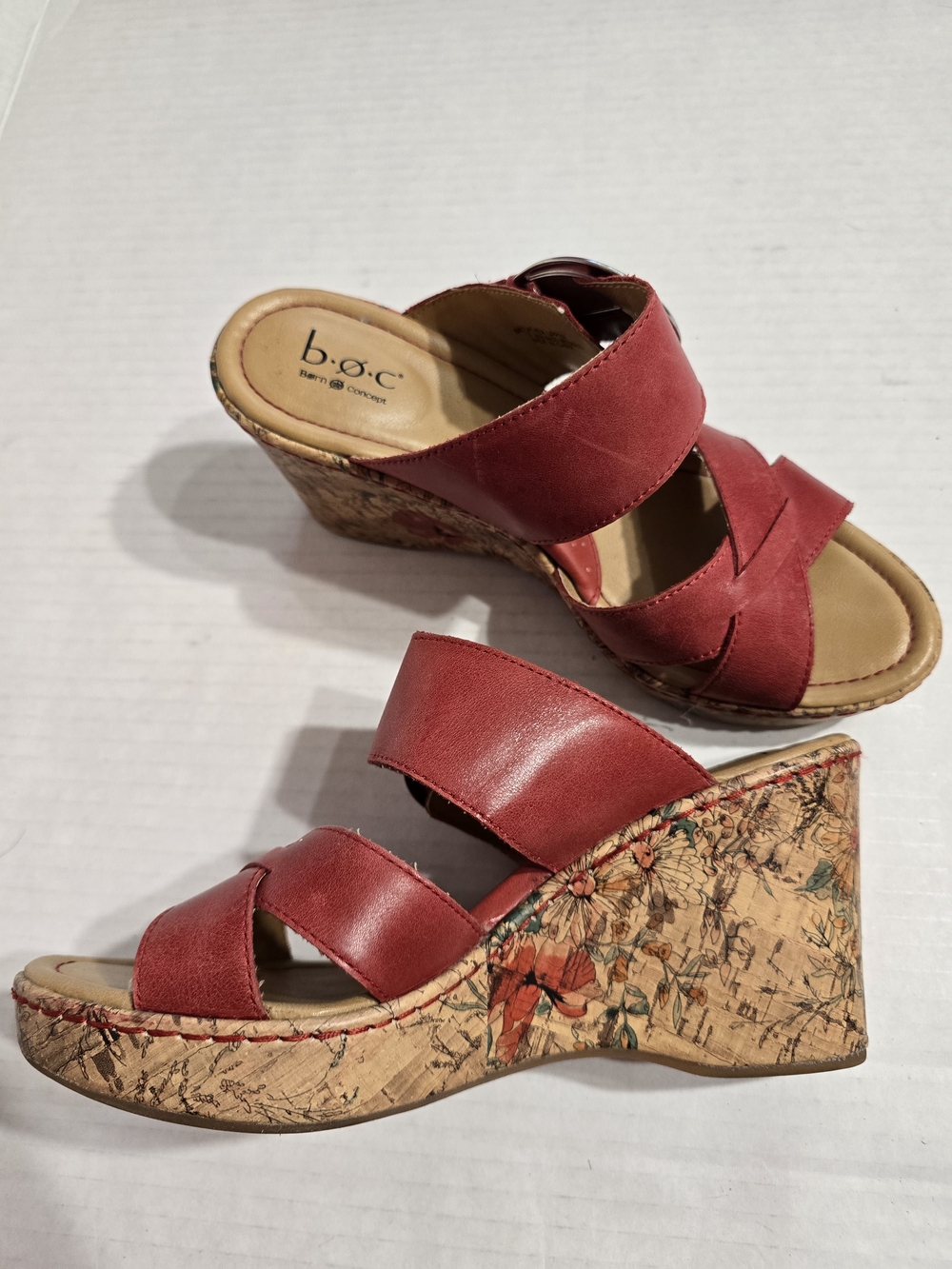 b.o.c. Born Concept Red Leather Buckle Crossover Slip-On Wedge Sandals 9